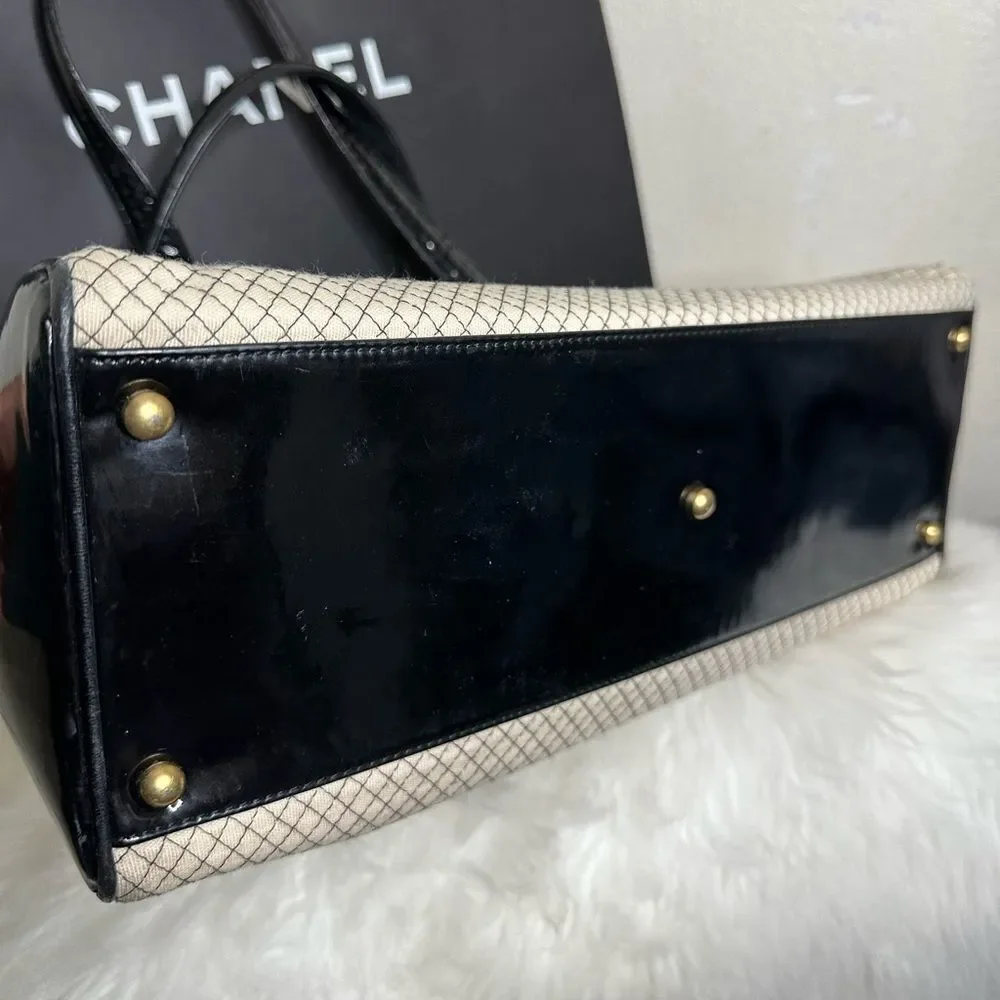 💯Authentic Chanel Cream & Black Patent Leather & Knit Quilted Bowler Bag🍀